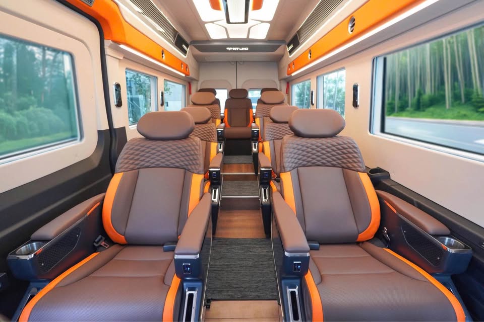 Thuê xe Limousine Đồng Hới đời mới giá rẻ